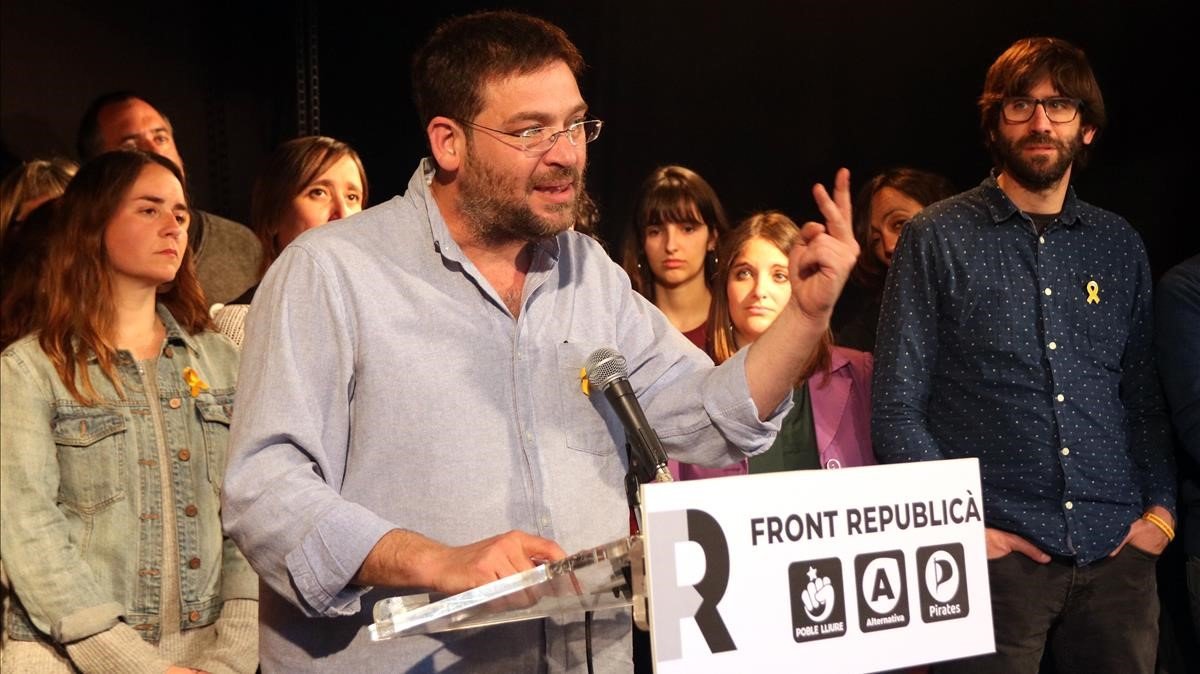 AnibalGarzon's tweet photo. Al programa @FAQSTV3 porten a membres del PDeCAT, PSC, ERC, COMUNS,... o fins i tot el Pequeño Nicolás per fer campanya per les eleccions europees, però no porten a candidats/des de la formació @Front_Republica, com @AlbanoDante76, que les enquestes donen representació. https://t.co/p8XqwUN9Ap