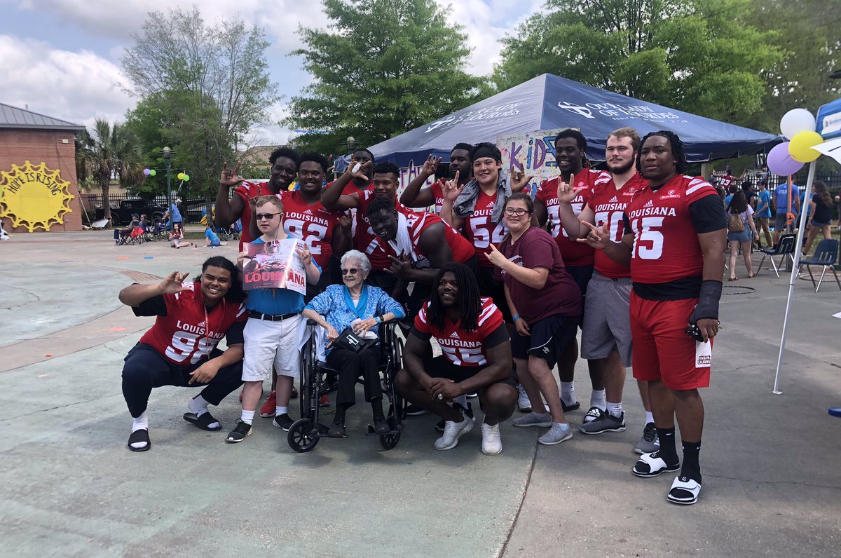 _devvinnn's tweet photo. More than just a game 🏈❤️ #HopeFest2019 #SCBD https://t.co/l4cytGzLoy