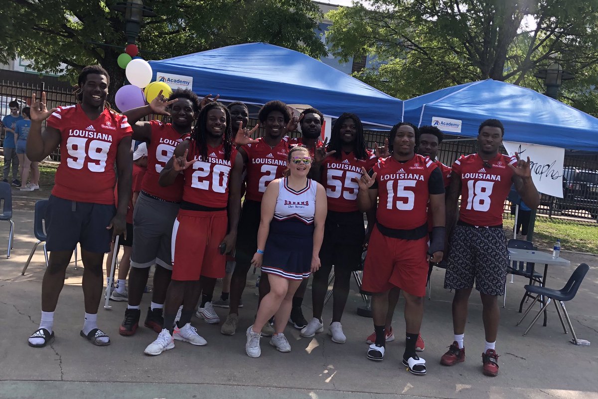 _devvinnn's tweet photo. More than just a game 🏈❤️ #HopeFest2019 #SCBD https://t.co/l4cytGzLoy