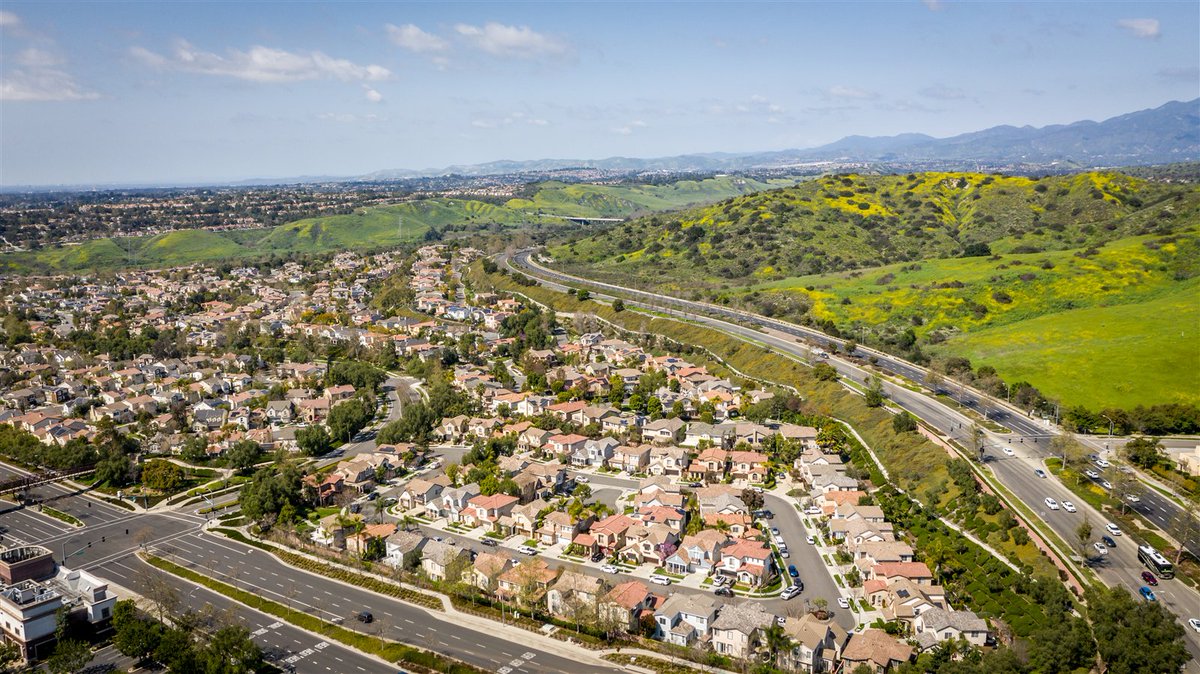 CathieBerlin's tweet photo. 11 Kyle Court Ladera Ranch - Open house Saturday &amp; Sunday 4/6 &amp; 4/7 1 to 4 pm. Stop by and say hi. Please forward to anyone who might be interested in moving to #LadaraRanch 
DRE# 01159745 https://t.co/naaithhWGJ