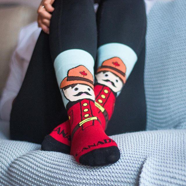 MainandLocal's tweet image. Keep your feet warm &amp;amp; safe this weekend with our Mountie Socks! 
#mainandlocal #souvenirs #souvenirsthatdontsuck #canada #mountie #rcmp #socks bit.ly/2Uu6ADp