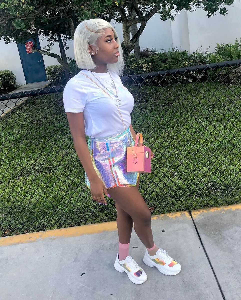 SiahAmaria's tweet image. Yes I’m still providing content for y’all group chats🦄 #gradbash2k19