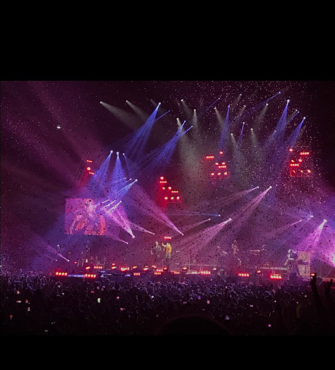Cvstaway_La's tweet photo. ’Quanti sogni in una macchina che va
Da un silenzio imbarazzante nascerà un rimorso
Quello che mi vorresti dire ti si legge in volto’ 🌹 #giovanipersempre #IramaForum #Irama https://t.co/4j5a9GoisM