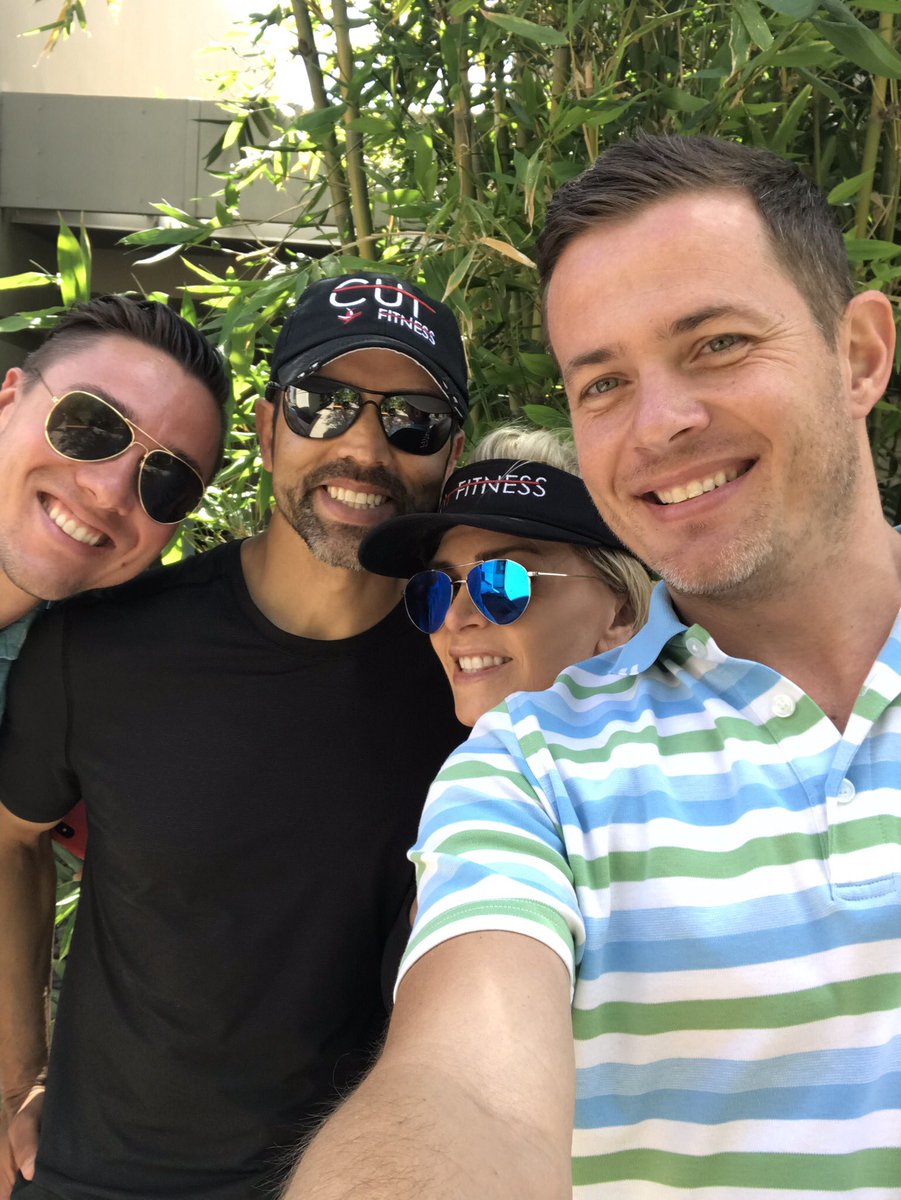 MarkTylerMusic's tweet image. Look who I found in Scottsdale AZ @LisaVanderpump @DorindaMedley @Bethenny @TeddiMellencamp @DENISE_RICHARDS @CountessLuann @andycohn @doritkemsley1