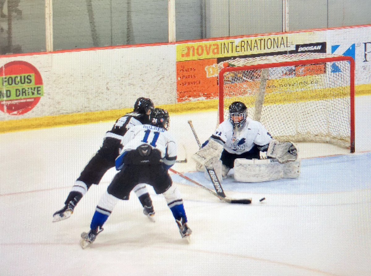 Brandon White with the poke check to keep the lead. <a href="/fundythunder/">fundythunder</a> <a href="/NSAdmirals/">THE Admirals Hockey Club</a> @NSMMAAAHL