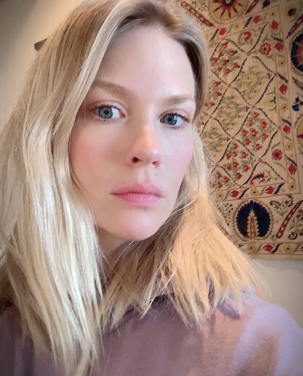 emmasfrosts's tweet photo. if only x-men: first class had done january jones as emma frost right https://t.co/HTX7wgpPeR