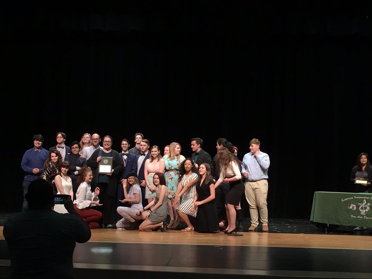 lizamcART's tweet photo. #LockARTleading #LISD #lockhartlionstheatre #RegionBound #OneAct #UIL Lockhart High School students put on an amazing performance today and are advancing to region! https://t.co/33pmAhQh8U