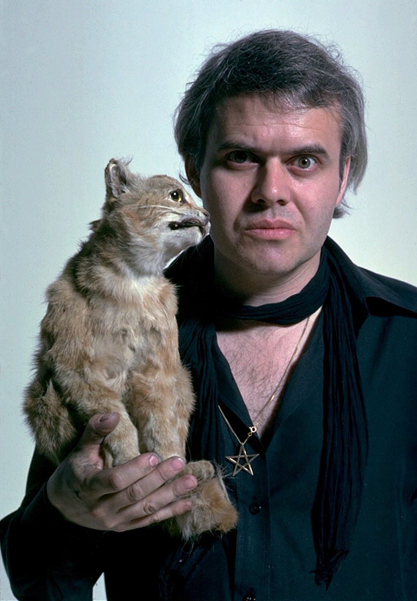 H.R. Giger posing with a Jonesy prop on the set of ALIEN (1979) #alien #hrgiger #jonesy