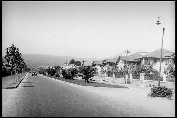 RenzoVaccarezza's tweet photo. Créalo, es la Avenida Libertad de #ViñaDelMar, año 1930. #ReViveViña https://t.co/G3GbKV699R