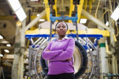 fairygodboss's tweet photo. Why do women love working at GE? One FGB'er said, "It's a great place with many strong female role models and a great culture where we help each other to succeed." See what other women are saying and view their jobs! https://t.co/qBgm8EHNxA @GECareers https://t.co/MuvoDFLfcP