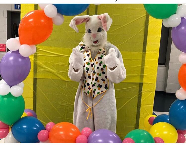 amgorman1's tweet photo. Shout out to the BSpa Class of 2021 Student Council for hosting the Easter Bunny Breakfast at Wood Road Elementary this morning. Proud of my son Michael for wearing the Bunny costume too 🐰🥕  @BSPAHS @BSCSD https://t.co/N38d7JRg7Z