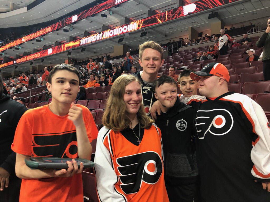 BucsHealthPE's tweet photo. Bucs Buddies are in the house for the @NHLFlyers game!!! @IHSBucPride @lnterboro__SD https://t.co/qXcOpngz2j