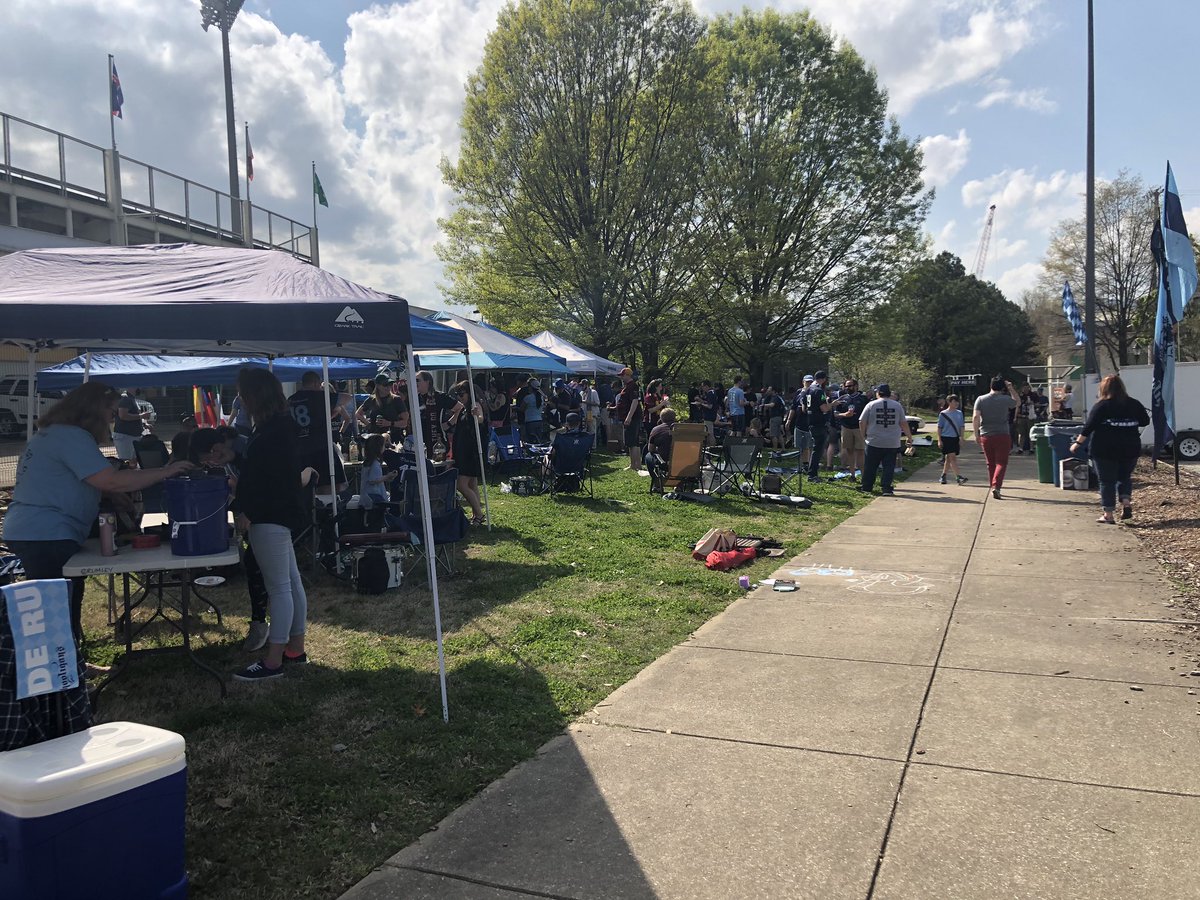pippamouse's tweet photo. And this was when the tailgate STARTED. ๐ฅ๐ฅ๐ฅ๐ฅ๐ฅ @chattahooligan @chattahooligan #letsgocfc #noogatilidie #ngs #cfcvsdcfc https://t.co/jM2NTvOyrP