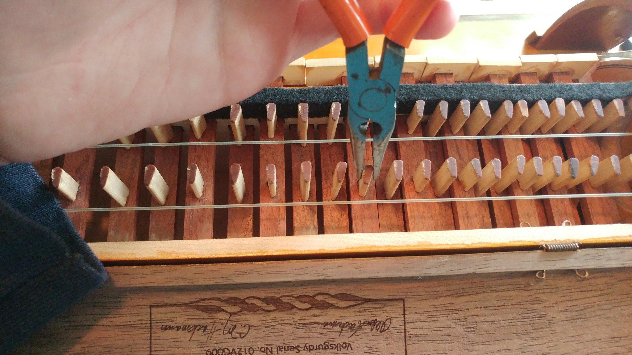 hurdy gurdy tangents tuning