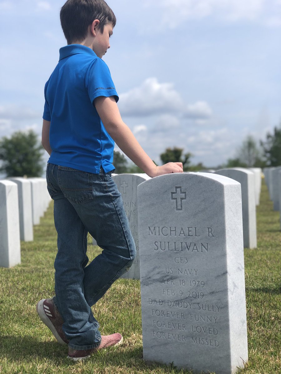 AnitaDSullivan's tweet photo. a boy and his daddy ❤️
8 weeks today. We’re still lost, but finding our way.
#grief #22aday #veteran #missinghisdad #suicide #cyclicvomitingsyndrome https://t.co/94W0Tx6YGS