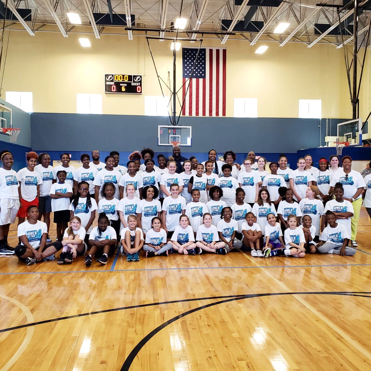 Catchthestars24's tweet photo. Thanks to all who attended our Girls At The Four Basketball Clinic and Thanks to all of our Volunteers and Coaches👐 today was a super fun day🙌
#inspire #impact #fitness #literacy #youth #youthdevelopment #florida #basketballclinic #community #ncaa #ncaawff #gat4 https://t.co/v1f8rgWXr0