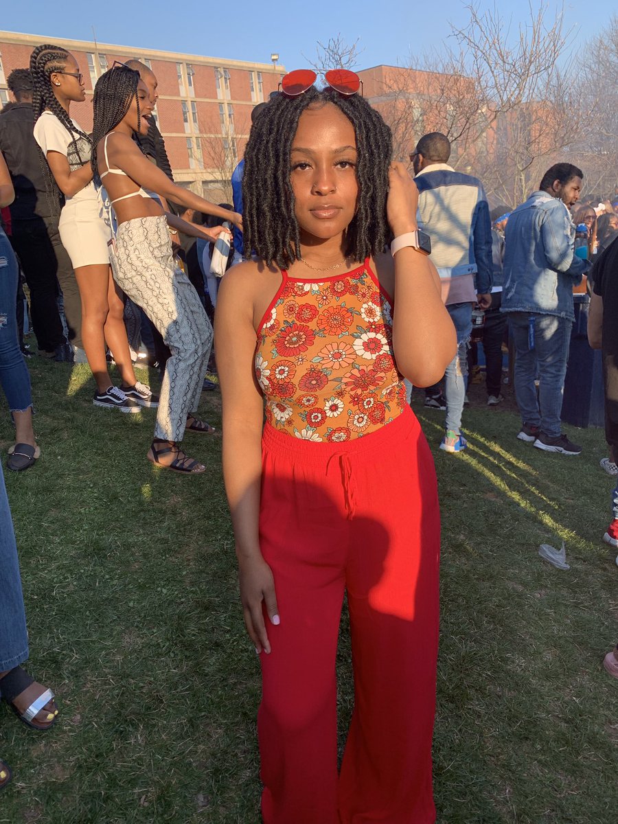 KayyKaash's tweet photo. Flower child. πΉπ #LUspringfling #DopeFest https://t.co/aRzmglFBWO