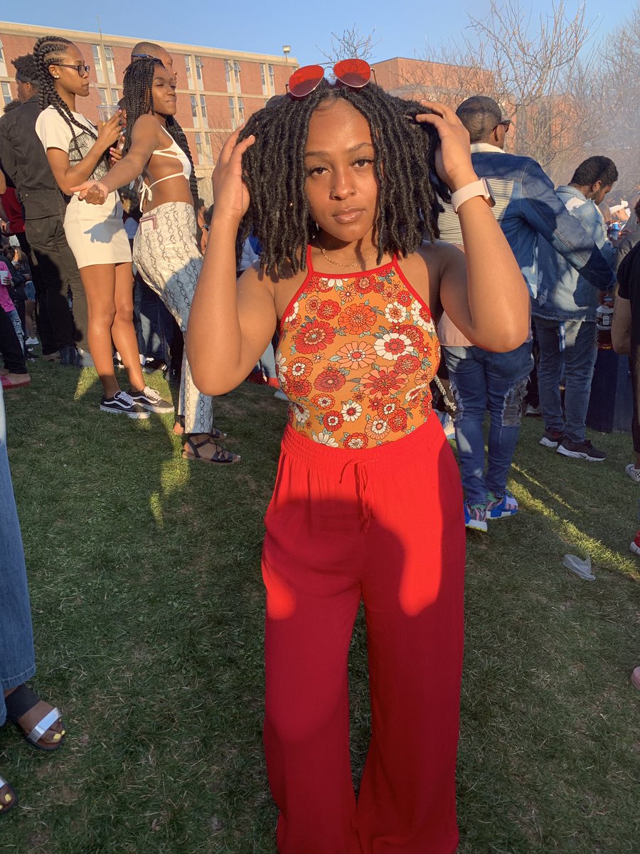 KayyKaash's tweet photo. Flower child. πΉπ #LUspringfling #DopeFest https://t.co/aRzmglFBWO