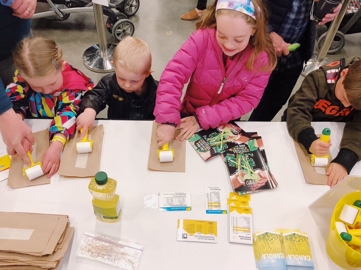 JLynnDugdale's tweet photo. Another packed day at #CSAggieDays today sharing our ๐จ๐ฆ #canola story & crushing seeds with the kids! Some priceless moments & great conversations. @learncanola
#OurFoodHasAStory https://t.co/eOAm4RCl39