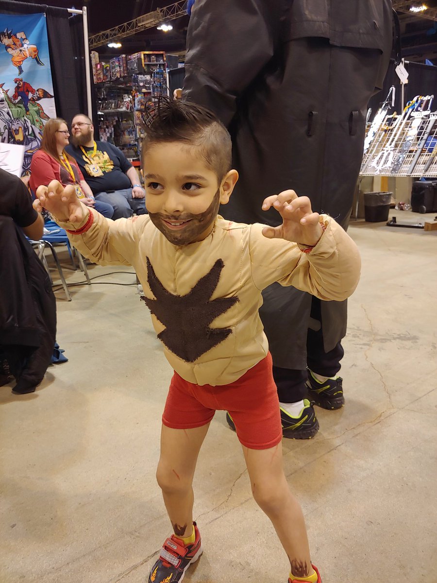JeffCarpenterH8's tweet photo. Best #Cosplay at #StLouisComicCon hands down. https://t.co/oqLP90mTE7