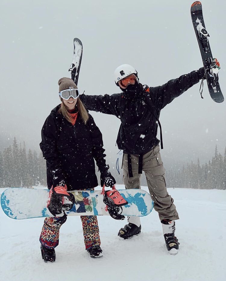 echomtnco's tweet photo. Are #CaptionGoals a thing? Asking for a friend.

📸: @specksofcole
Pow{d}er Couple https://t.co/X6MUTwMerL