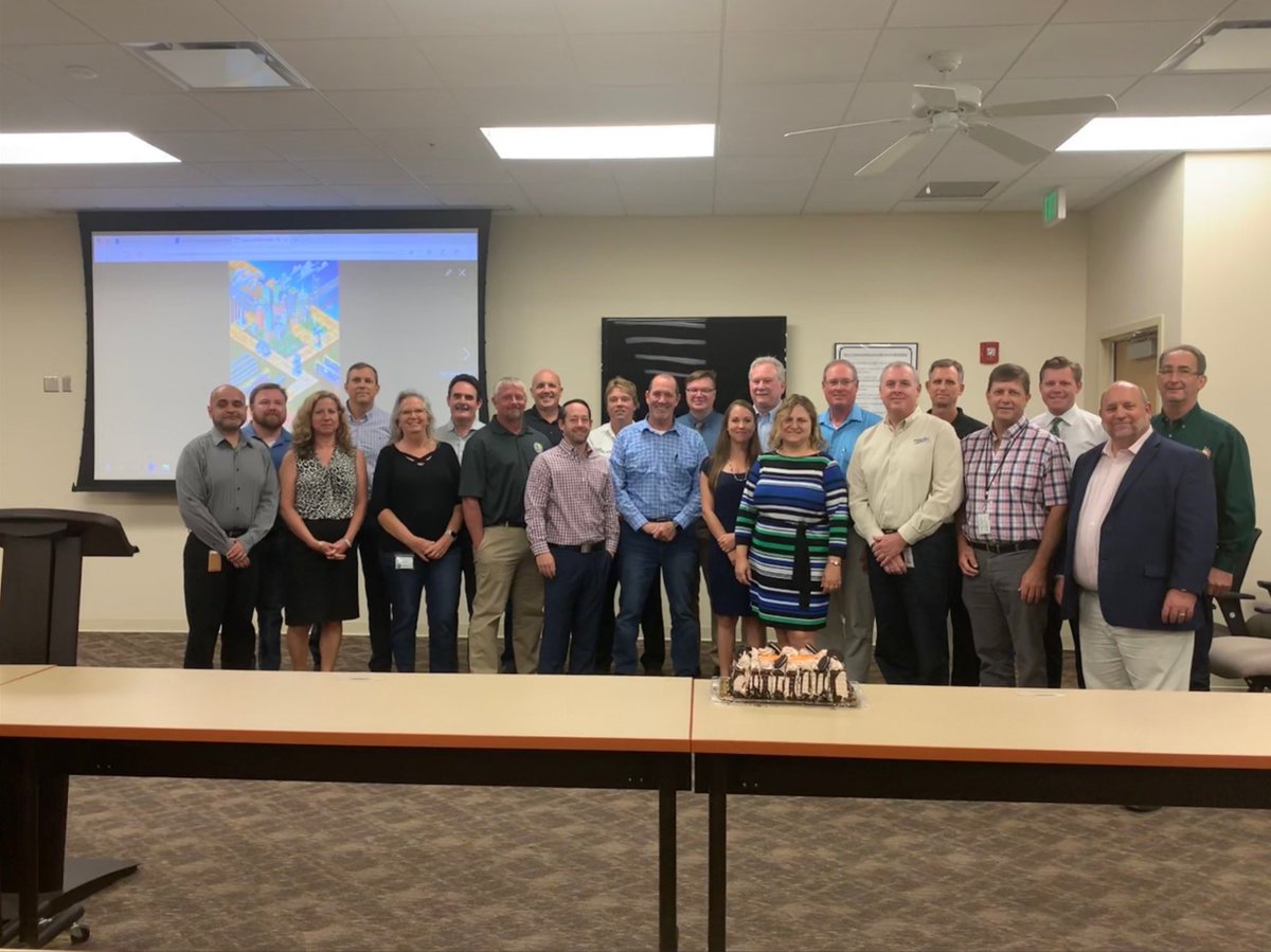 Early 2019 National Public Works Week celebrations at @PinellasCoNews #Municipal #PublicWorksDirector quarterly meeting with <a href="/SWFWMD/">Southwest Fl Water</a> &amp; <a href="/MyFDOT_Tampa/">FDOT District 7</a> #NPWW #ItStartsHere <a href="/PCGovCareers/">Pinellas Gov Careers</a> #Partnerships <a href="/APWAGovAffairs/">APWA Government Affairs</a> <a href="/APWAFlorida/">APWA Florida Chapter</a>