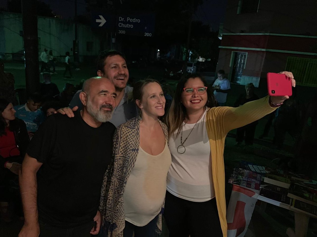 LuciEchevarria's tweet photo. Estamos muy contentos por la apertura de nuestro nuevo local en Alberdi. Los esperamos con las puertas abiertas en Pedro Chutro y Santa Rosa.
Con este equipo vamos a #DarVueltaTodo ✊ @MaruuAcostaa @RaulGomez65 @GastonVacchiani https://t.co/9vwc5kJNaG