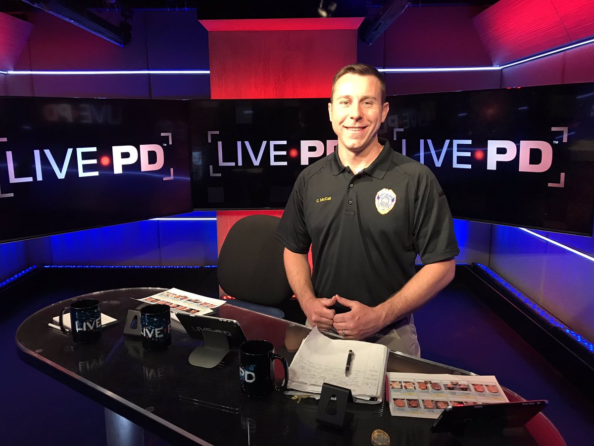 SlidellPD's tweet photo. If you want to ask Officer Clint McCall any questions while he is in the @OfficialLivePD studio tonight, send in your questions followed by the hashtag #SlidellOnPD https://t.co/YNHlWCjXSN