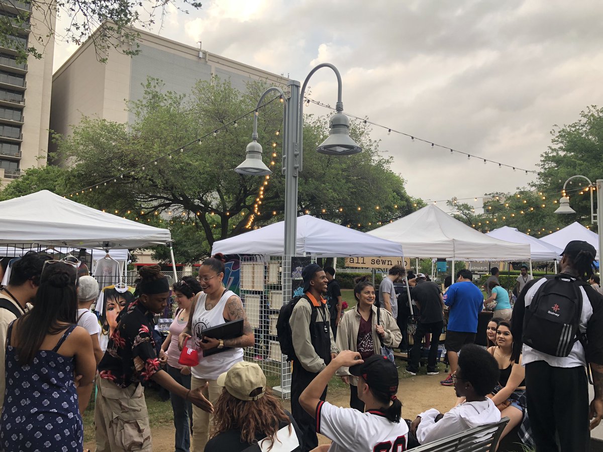 DowntownHouston's tweet photo. Art. Breakdancing. Music. @secretwallshou is underway @MarketSquareHou! Art battle starts at 8 pm. #PaintWillSpill #MarketSquareHou https://t.co/VhlRU1YeBh