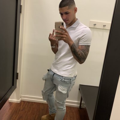 leyrux23's tweet photo. #NewProfilePic https://t.co/w3YzWNpzIA