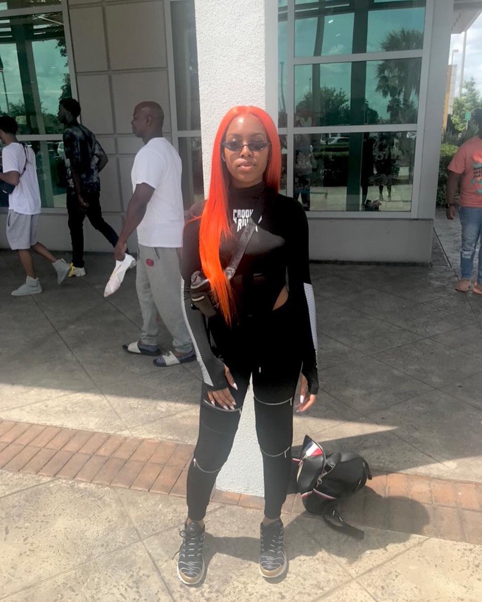 Ayo_kedz's tweet image. this N that☄️ #gradbash2k19