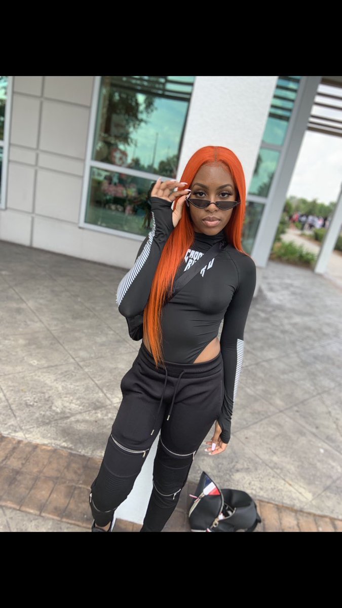 Ayo_kedz's tweet image. this N that☄️ #gradbash2k19