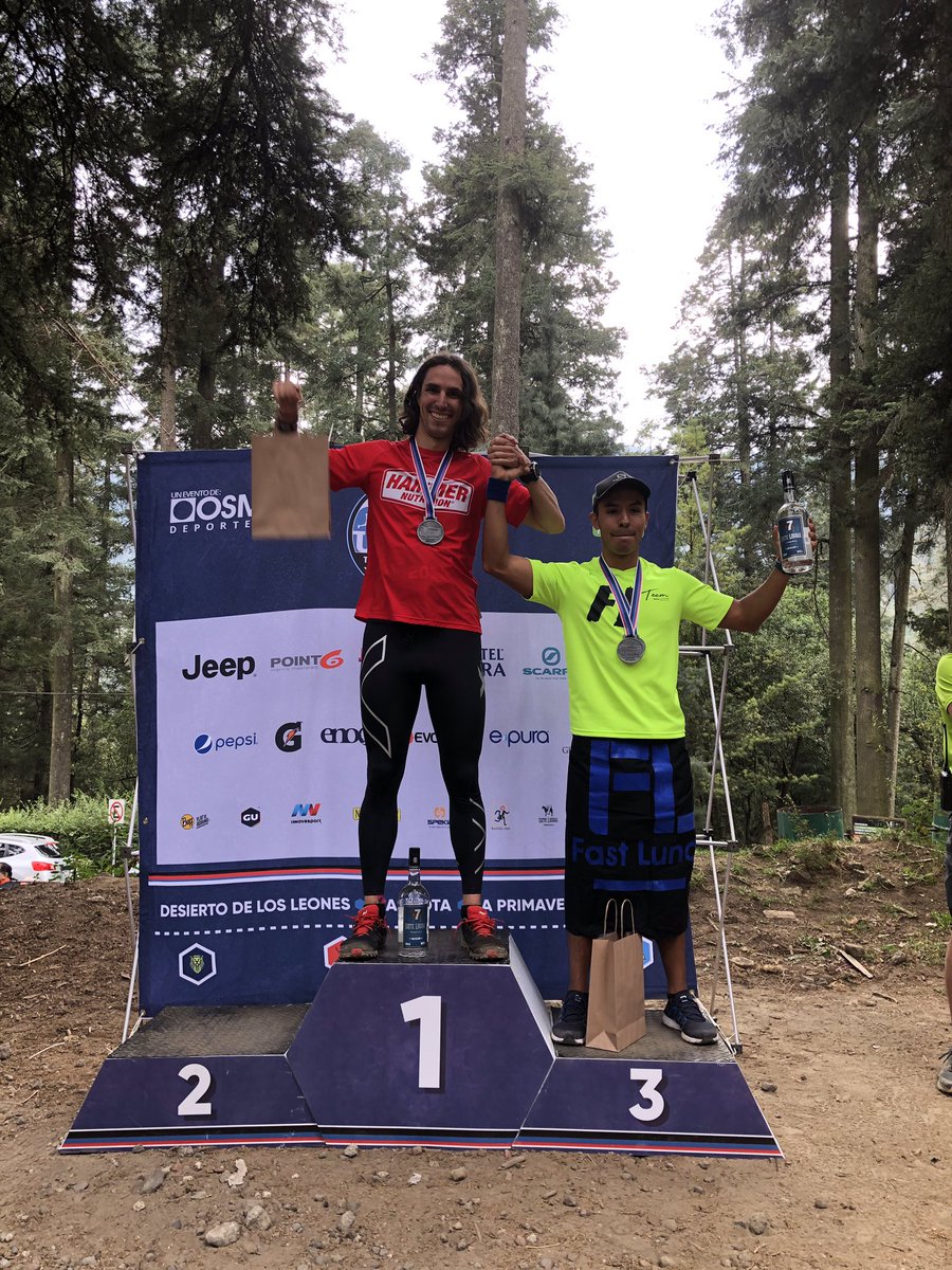 ChrizScherf's tweet photo. ¿Qué puedo decir? 🥇🏃🏻‍♂️
Hoy venia en plan tranquilo para correr 10K en Trail en una excelente carrera organizada por @UltraMexSeries y arrancando todo se transformó peleando duro en Top 3 toda la carrera para concluir ganándola 🙈🔥🙌🏼.
#SpartanMx #SpartanBAMXChriz #TrailRunning https://t.co/UQr8SRlEWt