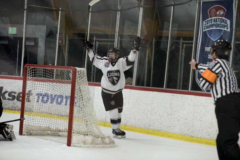 mickfinney's tweet photo. 6-1 win over Southern Thunder this morning and a 3-0 win over the Lady Ducks tonight in the semis. Headed back to the National Championship game tomorrow morning - 9am vs Minnesota. @LALionsHockey 📷: @soundstruck #USAHNationals https://t.co/GdU44i1qBc