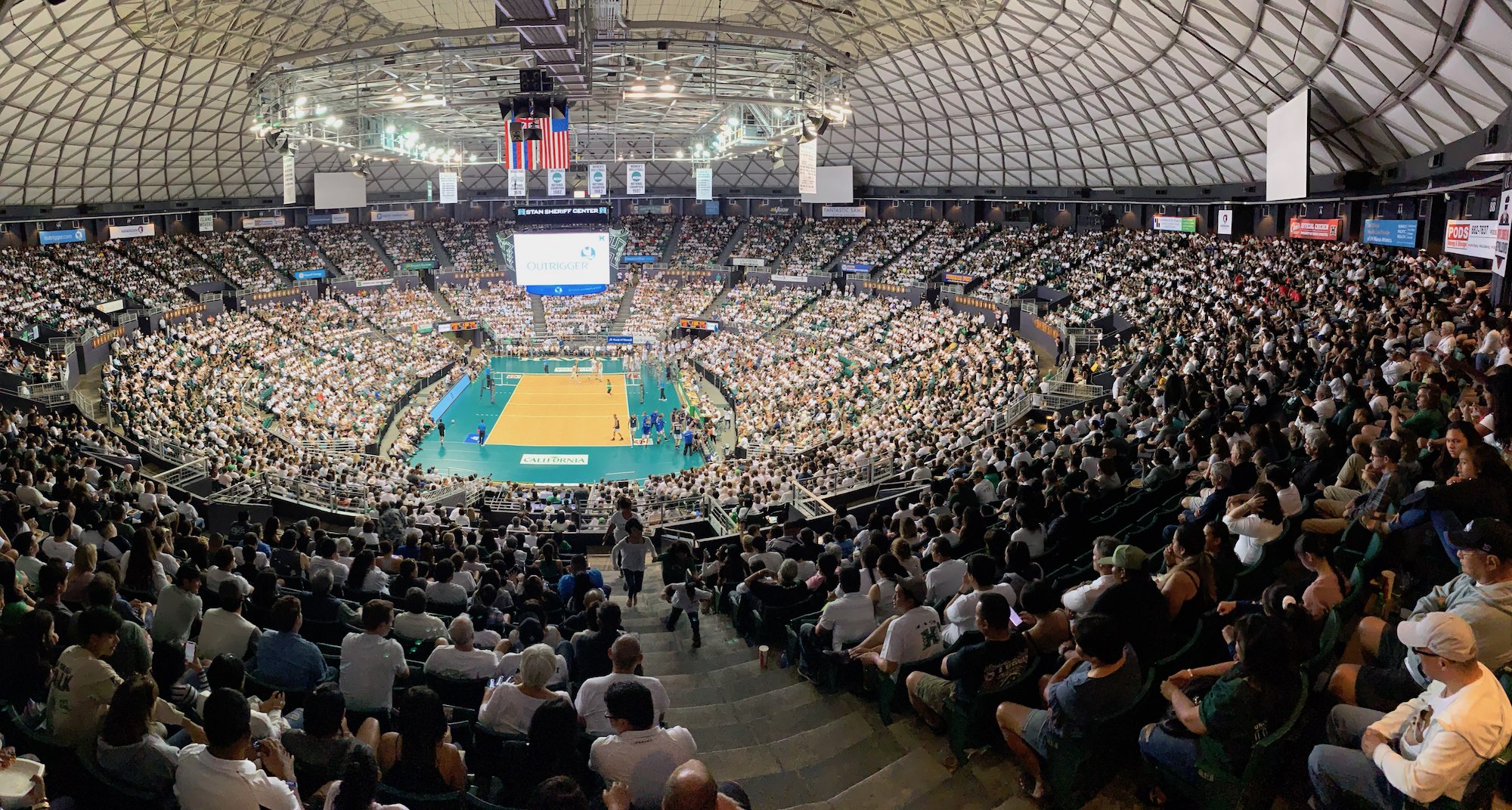 Last night's UH men's volleyball 10,300 capacity crowd was the first ...