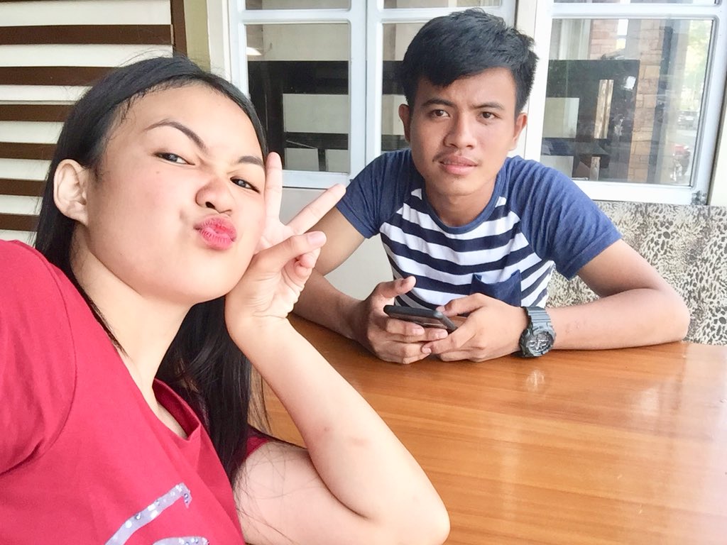 zarinatending's tweet photo. ❤️👫 https://t.co/Oxjc3mFEMY