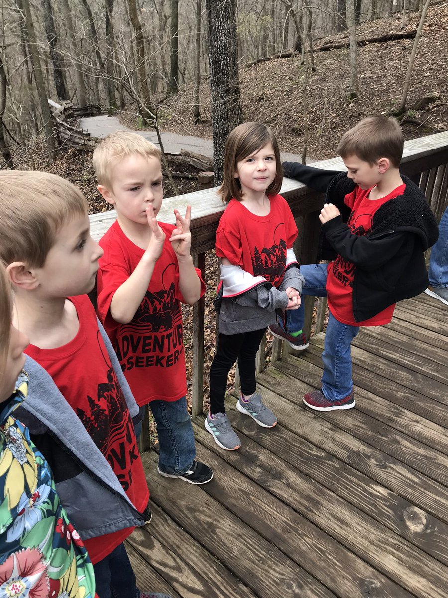 grieppmcb4's tweet photo. Nature Center is more fun with K-kids! #athousandquestions #betterwithafriend @McBrideMtnLions https://t.co/2WPyQH1JQZ
