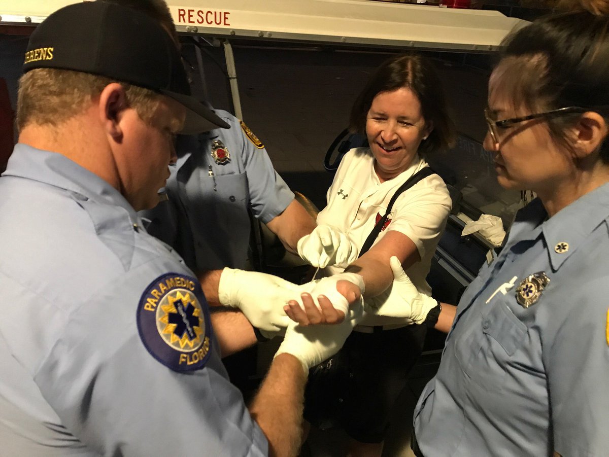 DrMcM's tweet photo. A Special Thank You to @TampaFireRescue for the help tonight! #Professional #EMS #EMT #Paramedics #DressingChange 👍💚😀 https://t.co/tPwh7UYKpK