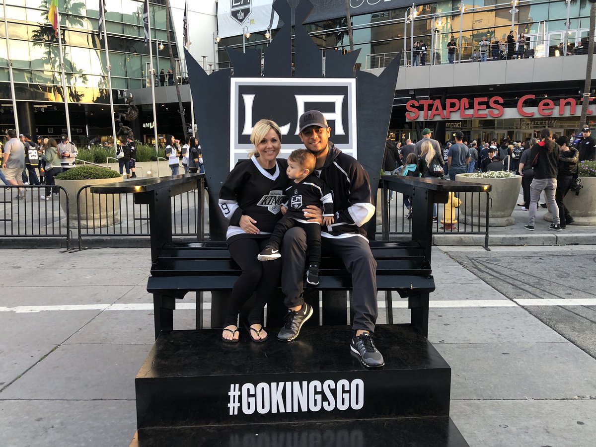 Last home game of the season, last <a href="/LAKings/">LA Kings</a> game as a trio. #GKG #deltakingsfan #lakings