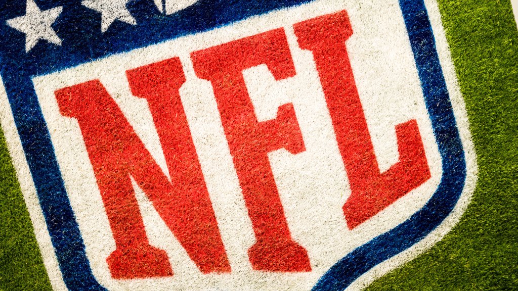 FBGazette's tweet photo. College football programs that produced the most quarterbacks selected in the #NFLdraft https://t.co/r4910gFQqa https://t.co/rVAmiFgnwU