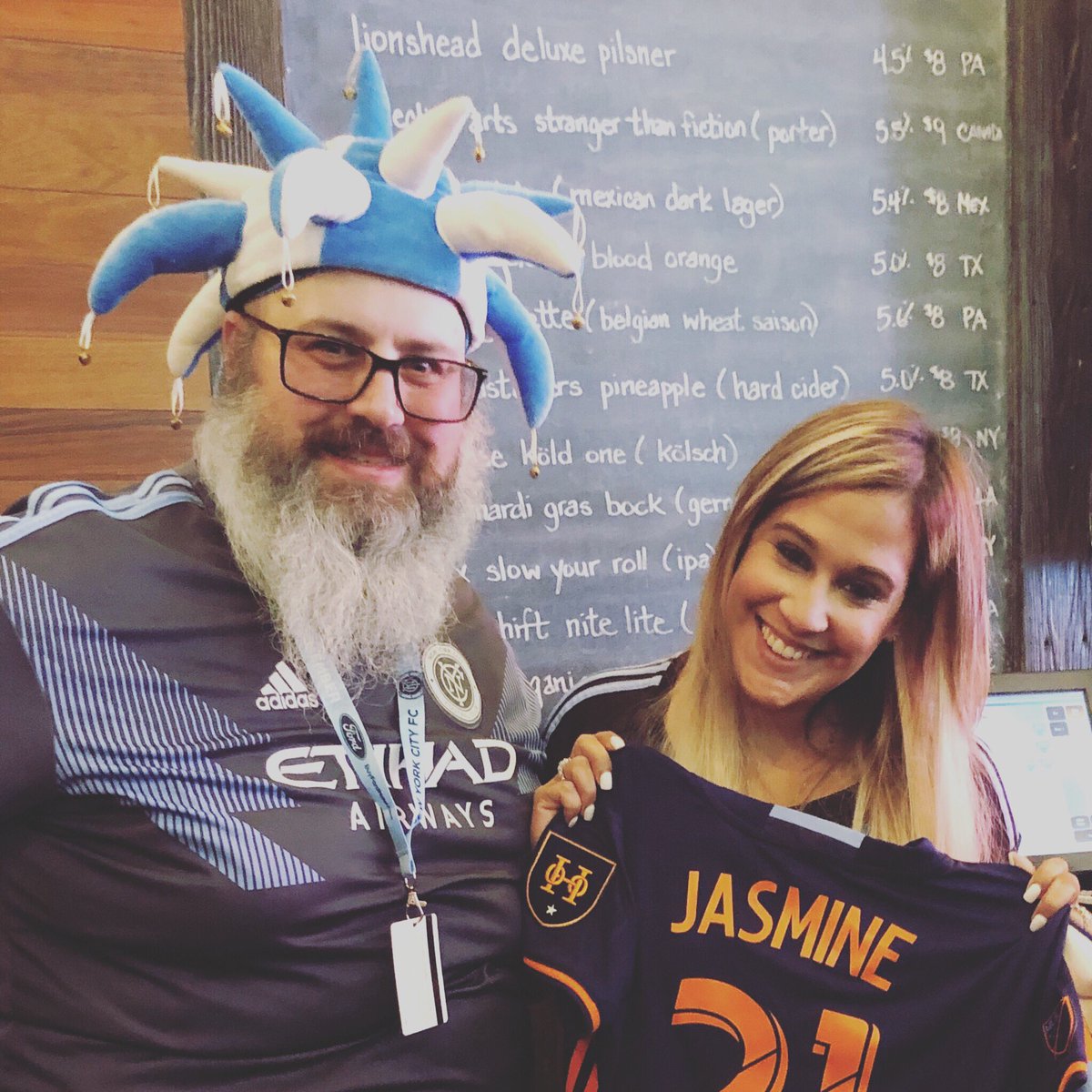 heartsofoaknyc's tweet photo. Gabba, gabba, we accept you, we accept you, one of us!
#NYCFC #HeartsOfOak #CONY #NYIB #NYTID #FOIYNNYC #HeartsRuleOK #Beer #Footy #BronxDrafthouse #BxDrafthouse https://t.co/ct8uSeKg80