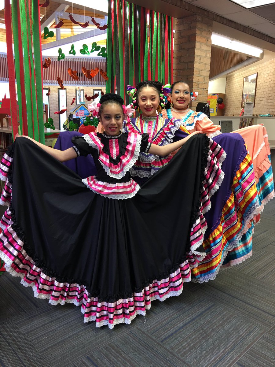 bfhmdh's tweet image. Thank you Shepard-Acres Homes Neighborhood Library for inviting us to perform for y’all today. #houstonlibrary #jalisco #trio #bfhmdh #reading