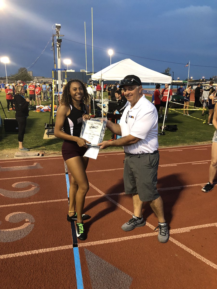 jldinkel's tweet image. Girls team champion. CoEd team runner up. Girls Athlete of the Meet @elitendie_   Endya Scott. Great day for the Diamondbacks.