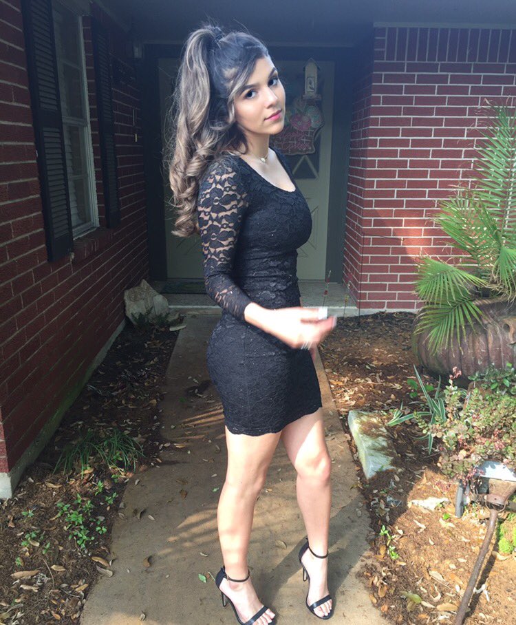 all3ynaa's tweet photo. Okay y’all I wore a dress today 😱😂. #sorryfortheface https://t.co/SqBHwq96LT