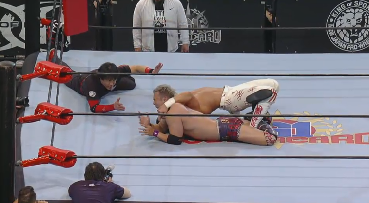 UltraLiger's tweet photo. @JayWhiteNZ traps @rainmakerXokada in a #MutaLock
#G1SuperCard https://t.co/U8001JcBEf