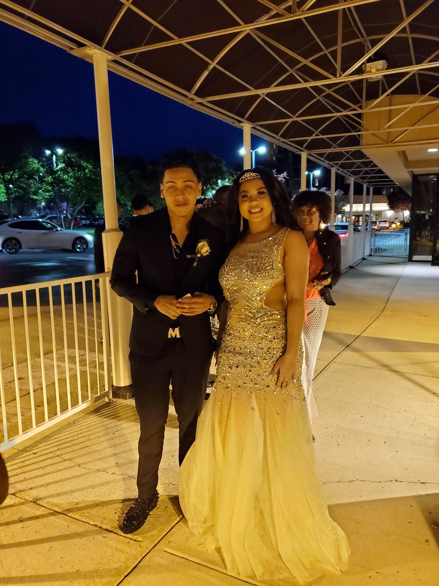 WeAreAntiochHS's tweet photo. Prom 2019! What a beautiful night! #transformantioch #bearfamily https://t.co/E2oEY3w1zt