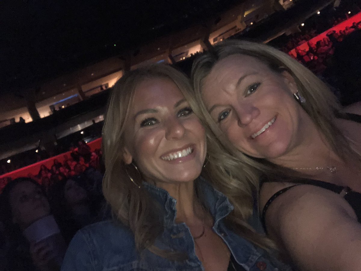 Bethglow's tweet photo. @jtimberlake thanks for a great show, third attempt to be in Buffalo is a charm.  Thanks to my baby boy carter for coming into the world 5 weeks early so this mama could go to the show!! https://t.co/xPi7L7TN55