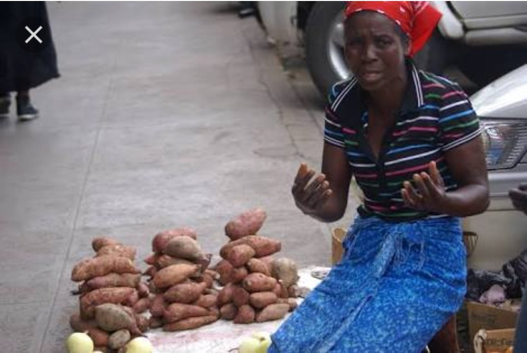 When you see Mothers like these on the streets, Don't bargain with then ,pay more . All they are trying to do is to survive. 😟😟