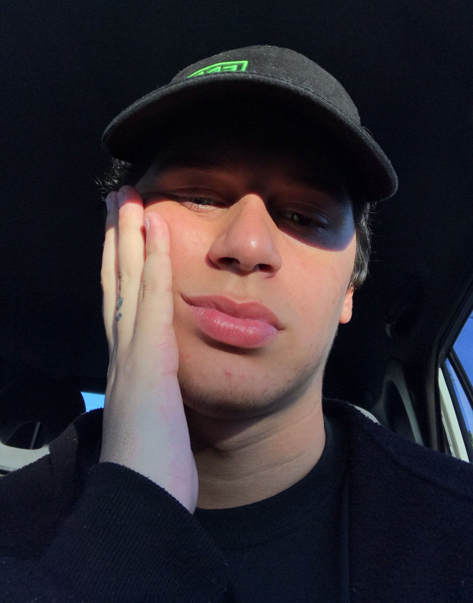 1 pic. I kinda look good here https://t.co/HGz5IPgGjy