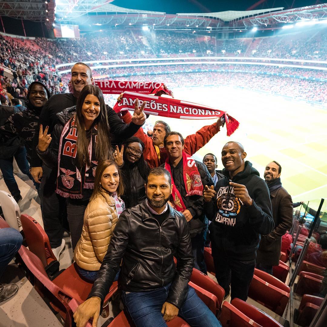 OlitoPedro's tweet photo. how do you support the people you love, it is by standing up for them and standing if they fail #Benfica #Portugal https://t.co/BqCD0mWE0x